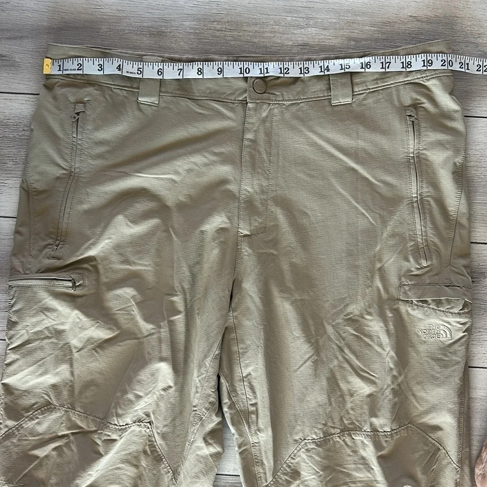 The North Face men's size 40 hiking outdoor pants